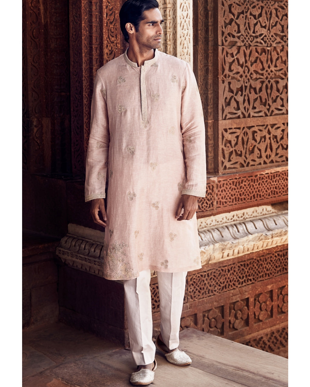 The Sona Patti Gulabi Linen Kurta Set