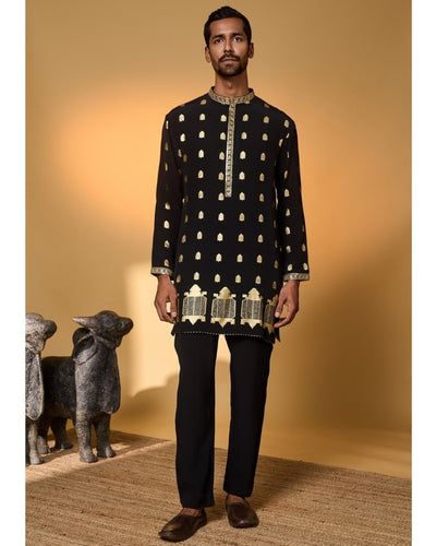 Black Turtle Tale Kurta Set