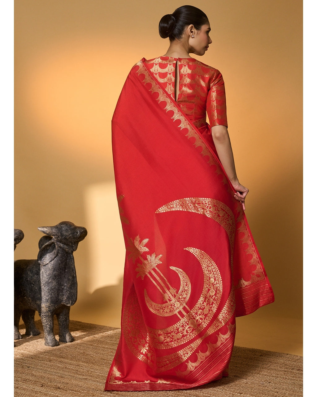Crimson Tijila Sari