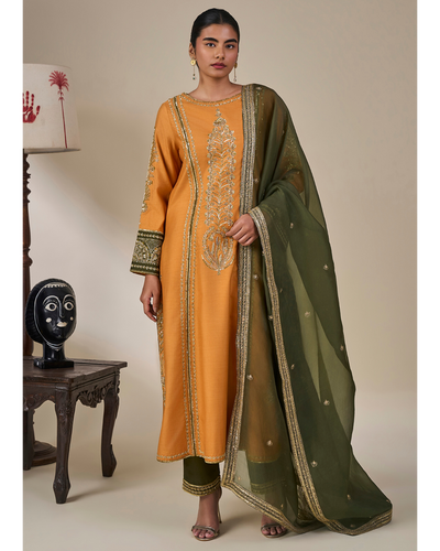 Meetha Paan Pataka Kurta Set