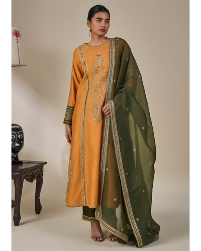 Meetha Paan Pataka Kurta Set