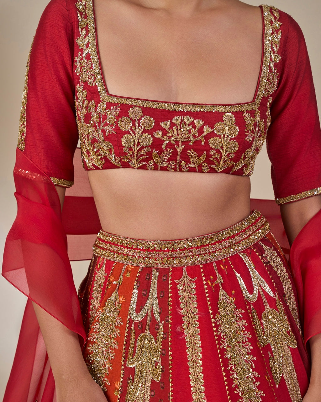 Rango Sa Jahan Lehenga In Red