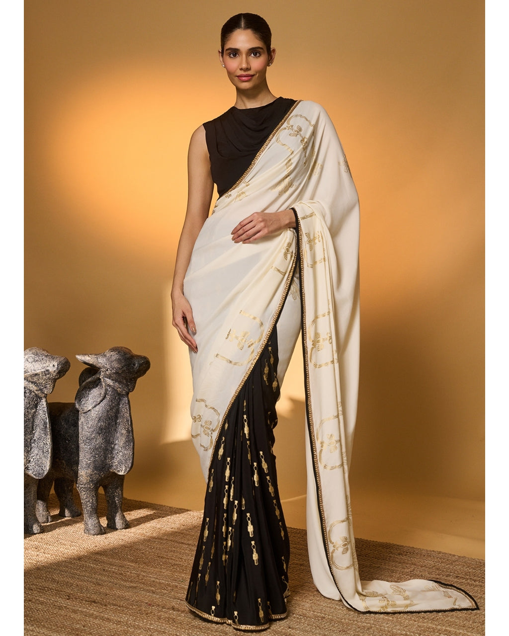Black & White Tribal Pillar Sari