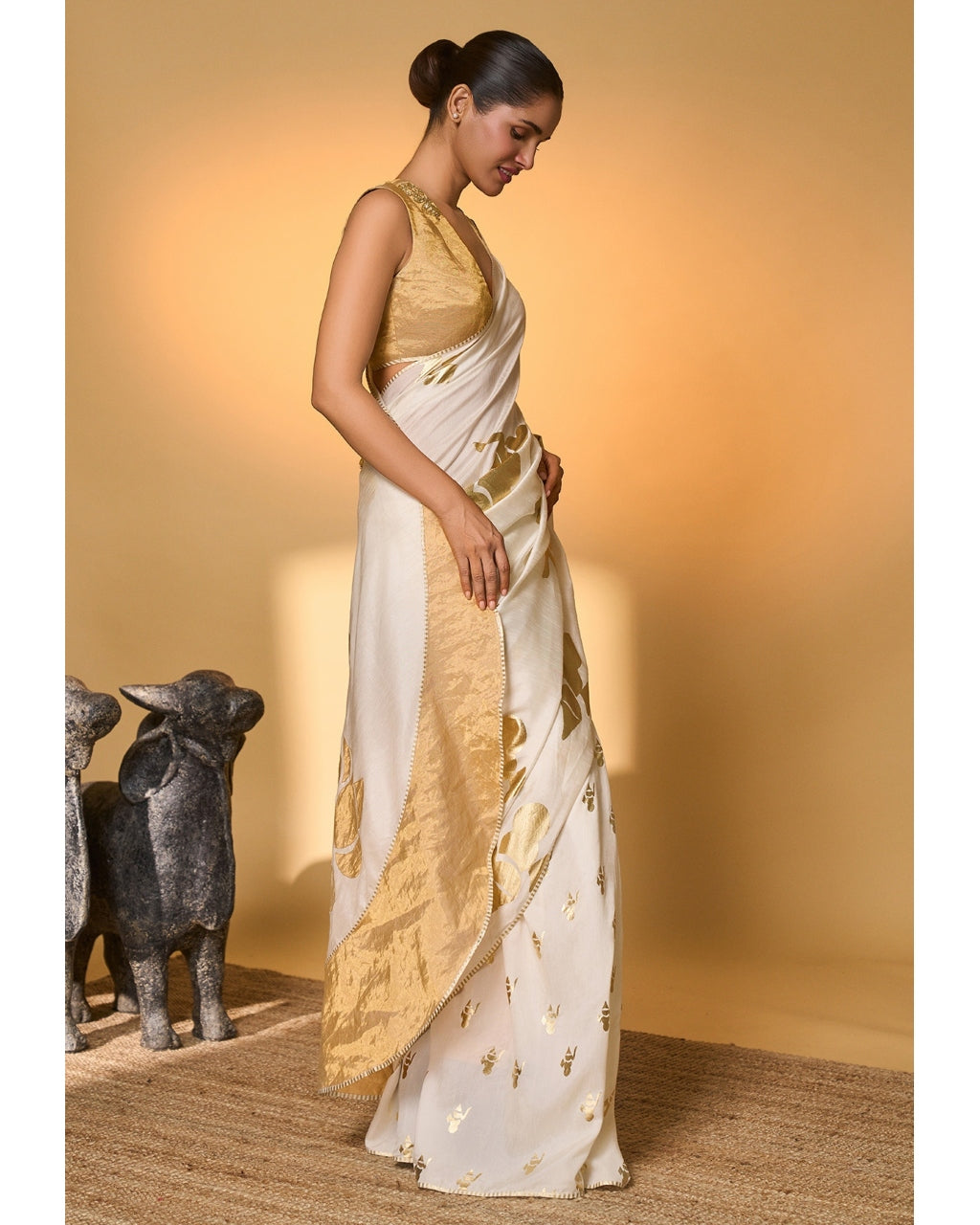 Ivory Ganesh Sari