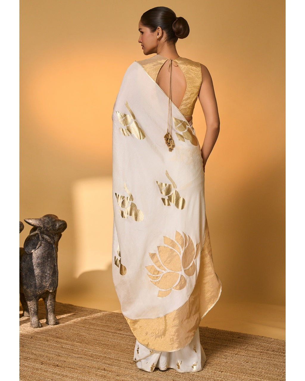 Ivory Ganesh Sari