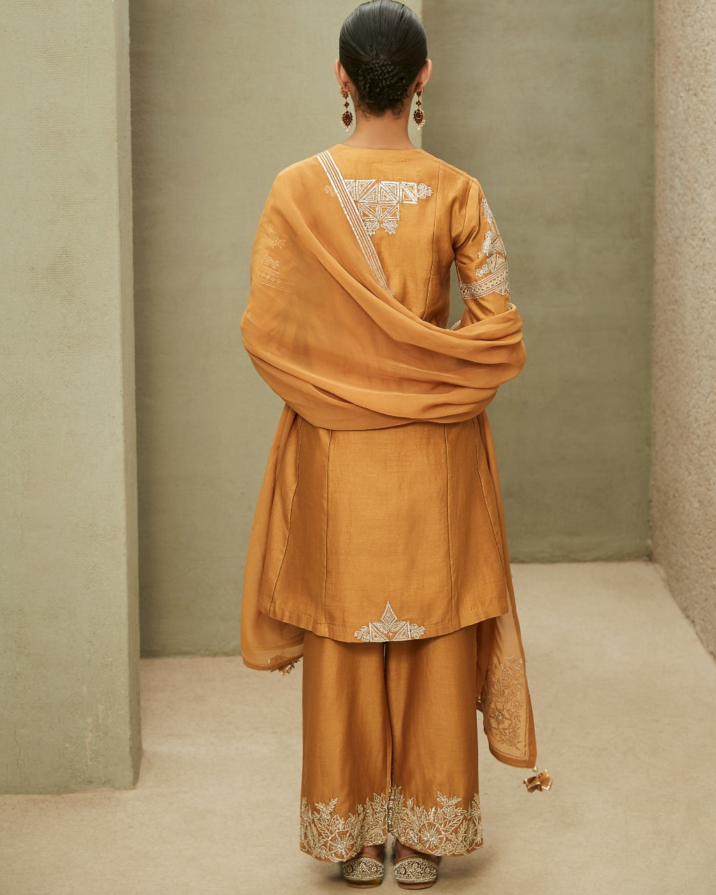 The Neo-Classic Kurta Set