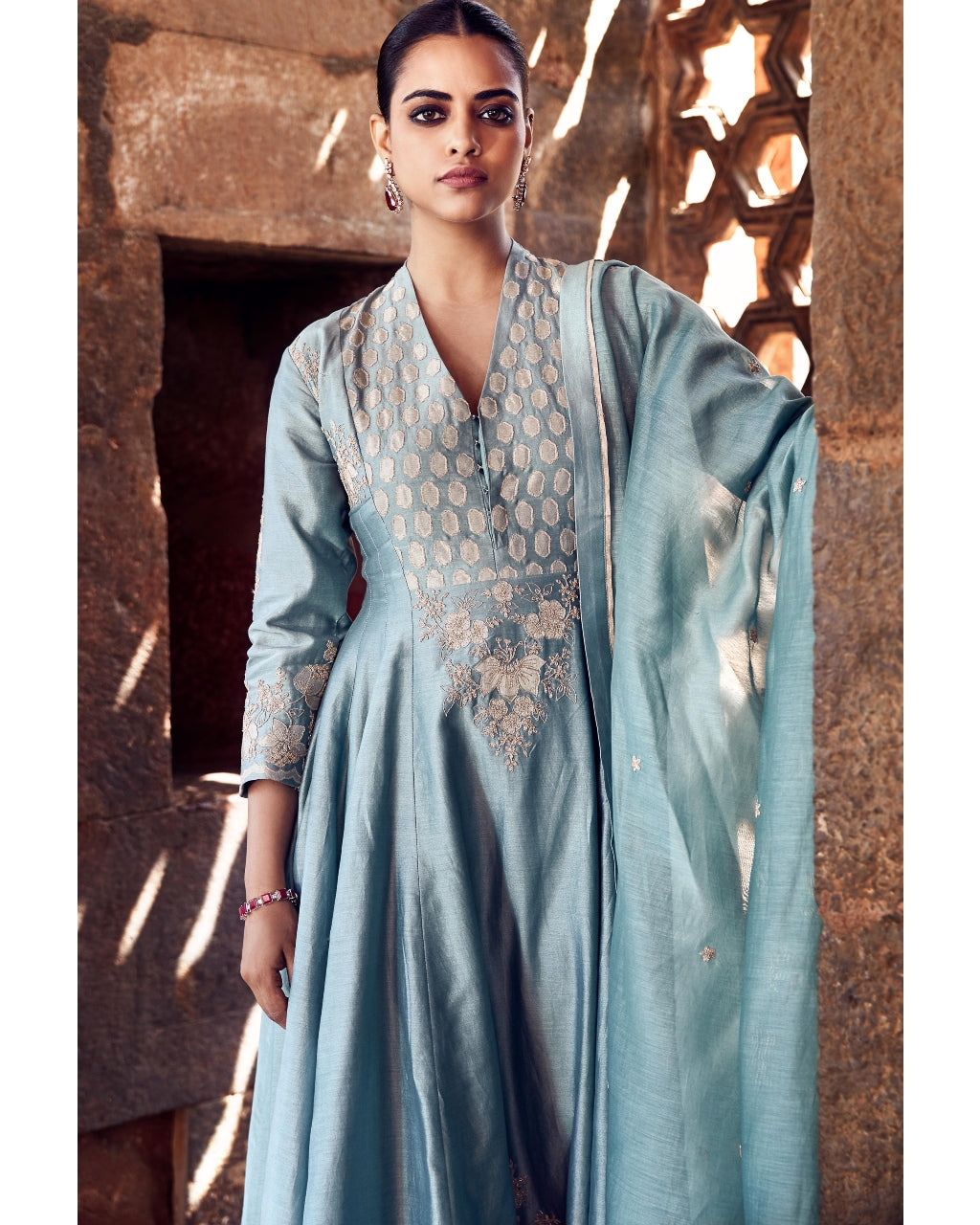 The Sona Patti Naqashi Kurta Set