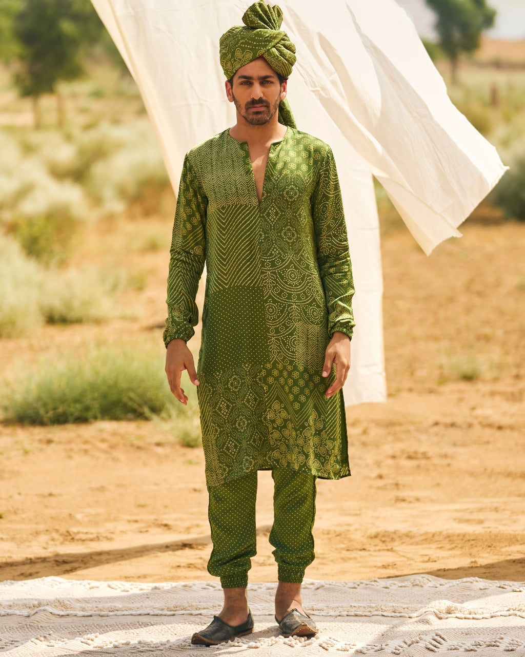 Kacha Aam Bandhani Kurta Paired With Printed Joggers