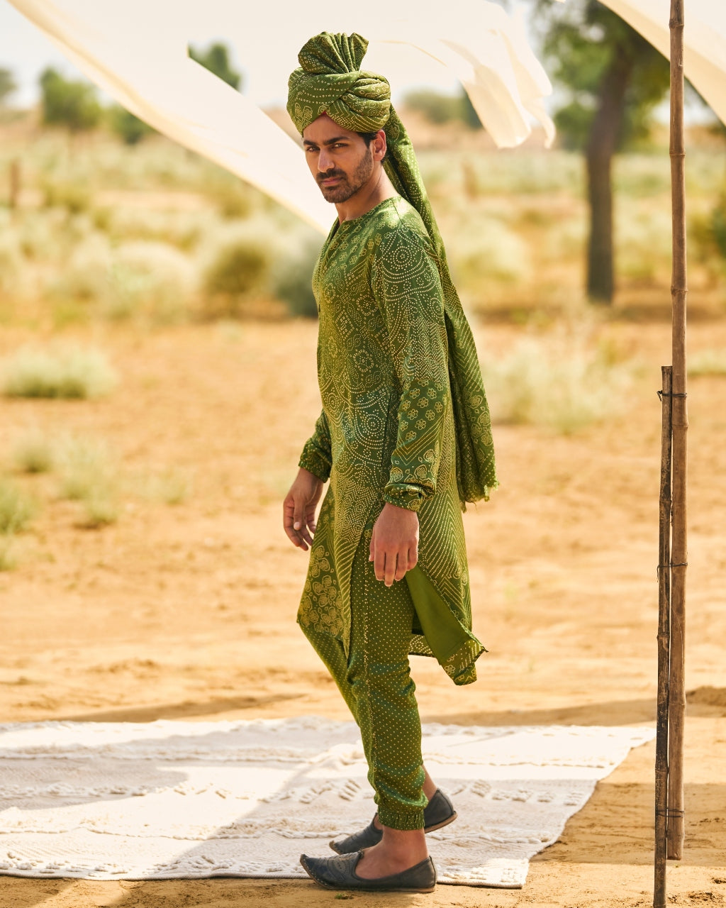 Kacha Aam Bandhani Kurta Paired With Printed Joggers