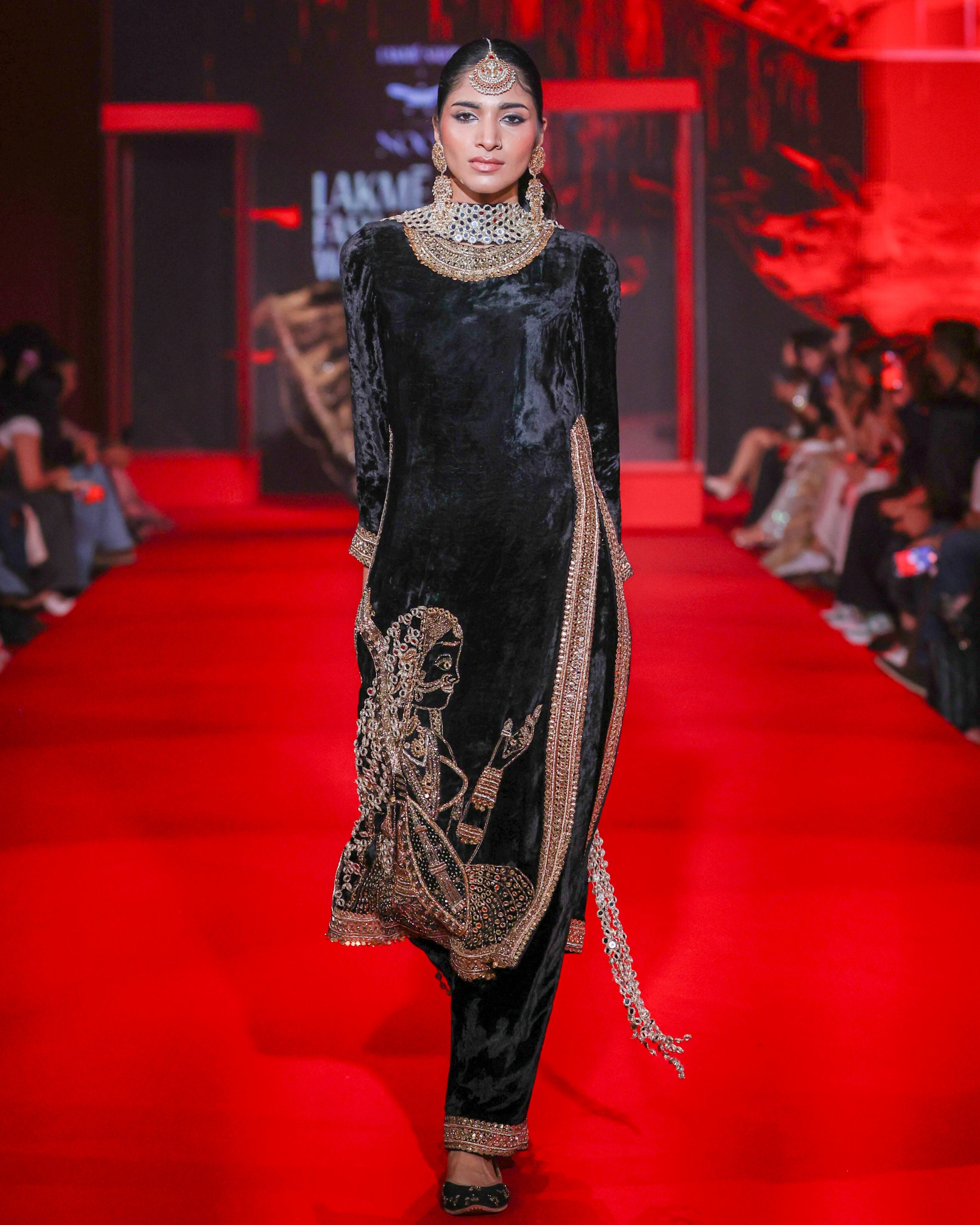 Maharani Suit