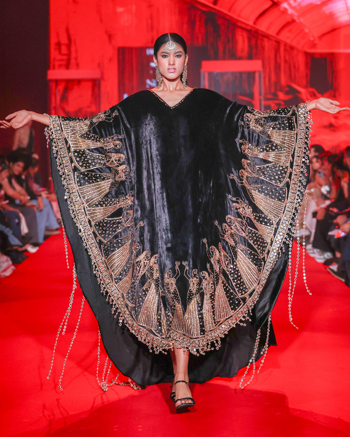 Ratrangini Kaftan Set