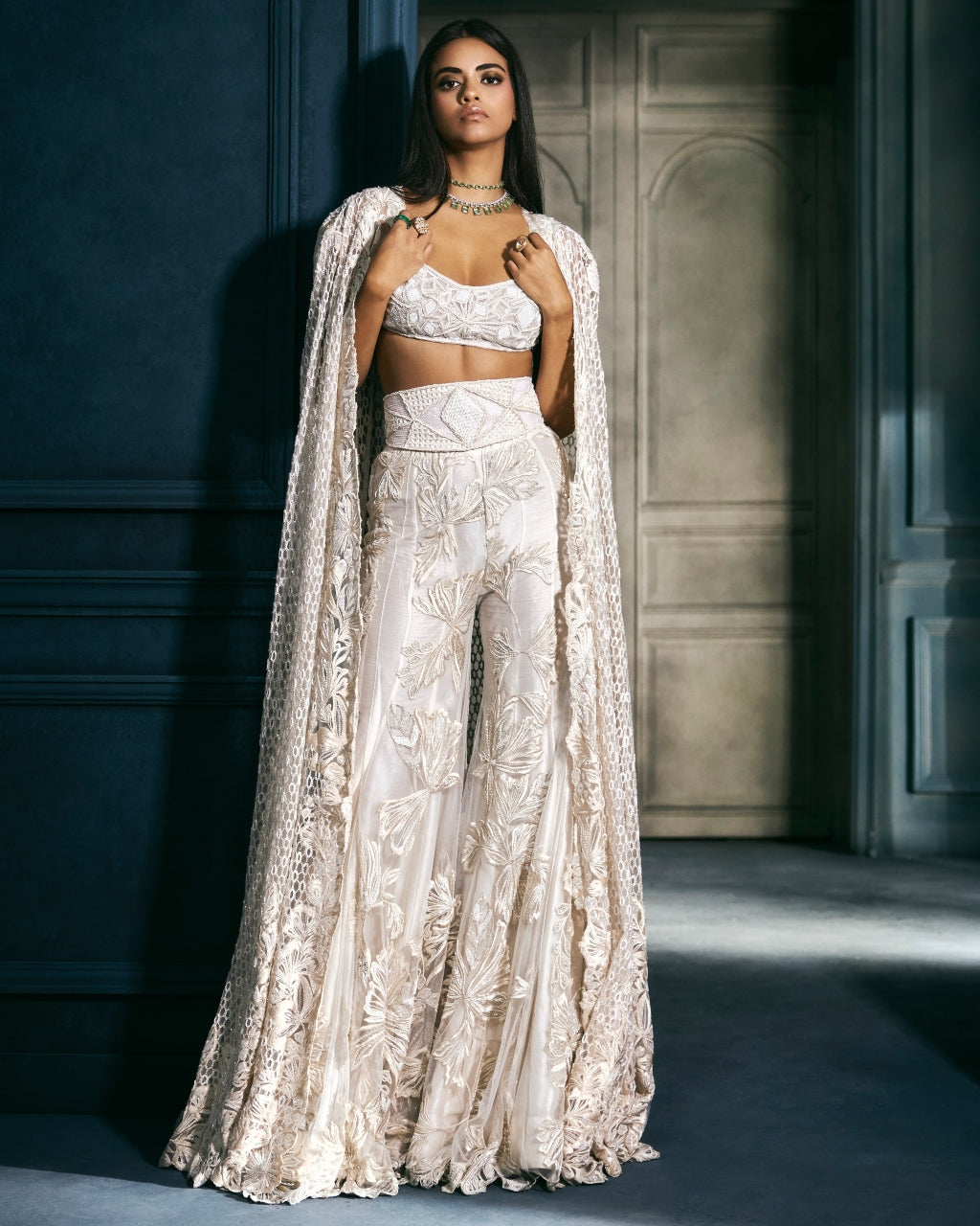 Solenne Cape Set
