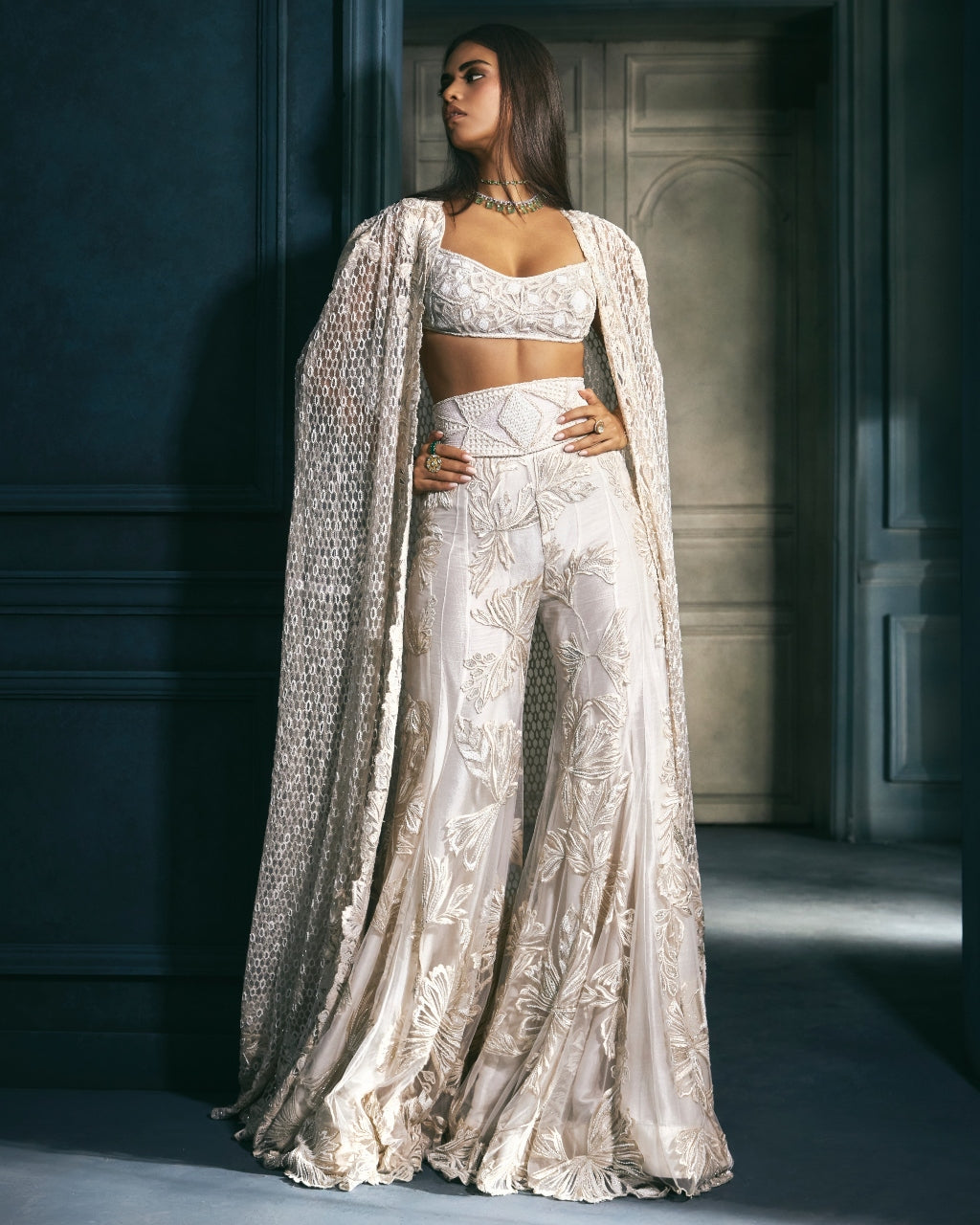 Solenne Cape Set