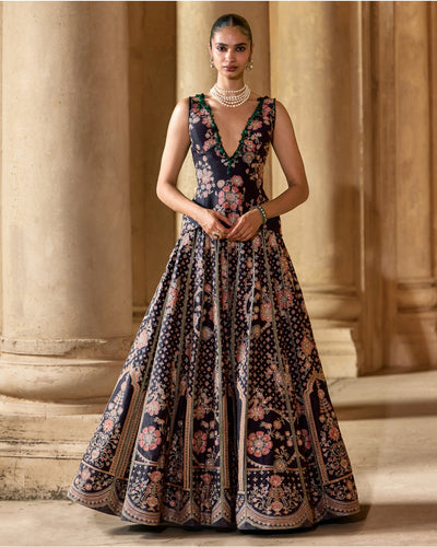Dastaan Lehenga Set