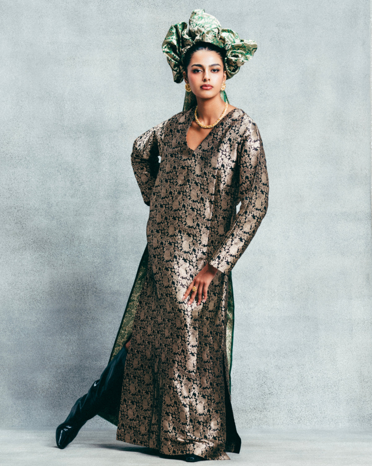 Handwoven Black & Gold Banarasi Kaftan