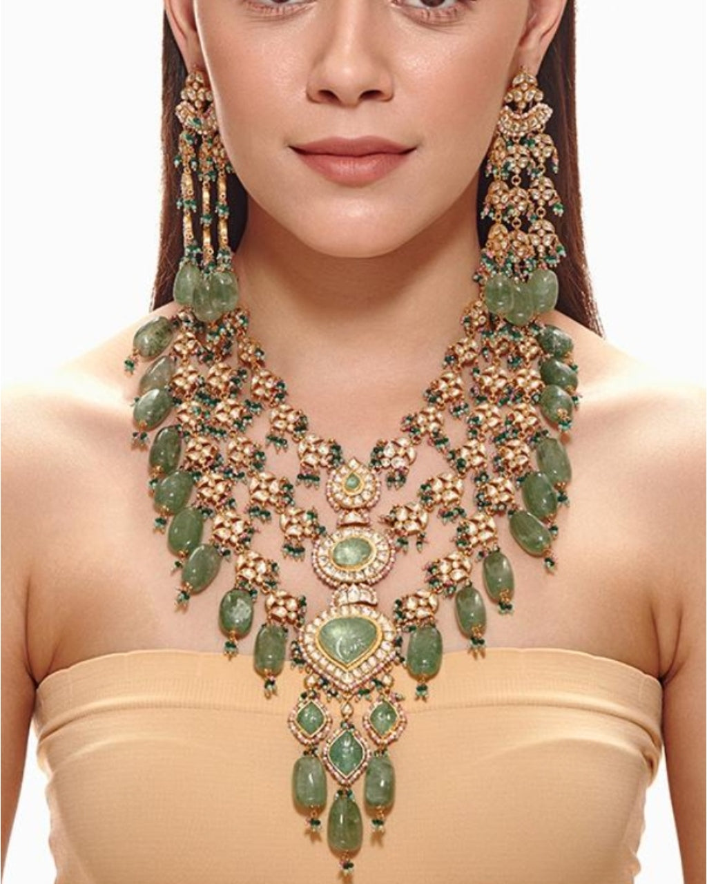 Carved Emerald And Kundan Necklace Set