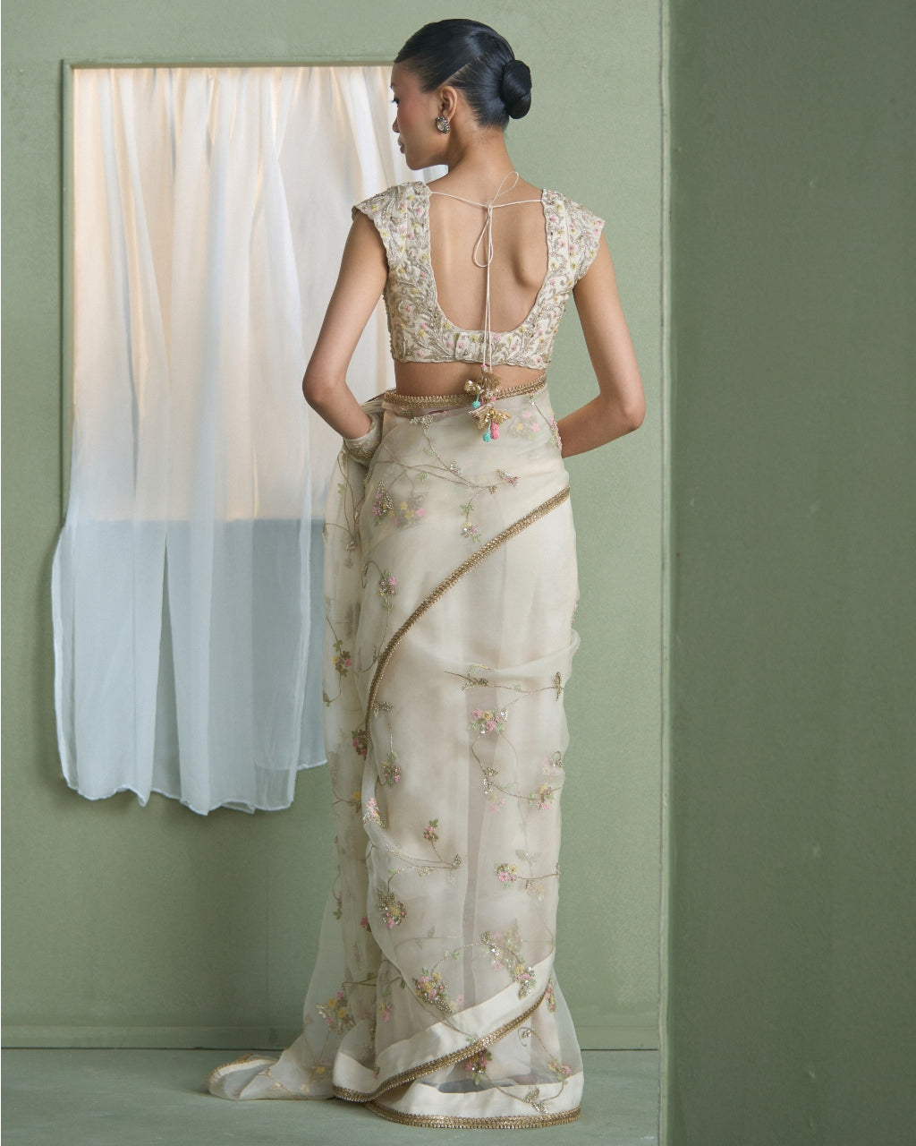 Cassia Jaal Sari Set