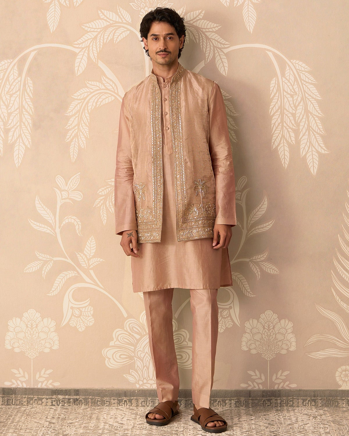 Zaroon 
Kurta Bandi Set