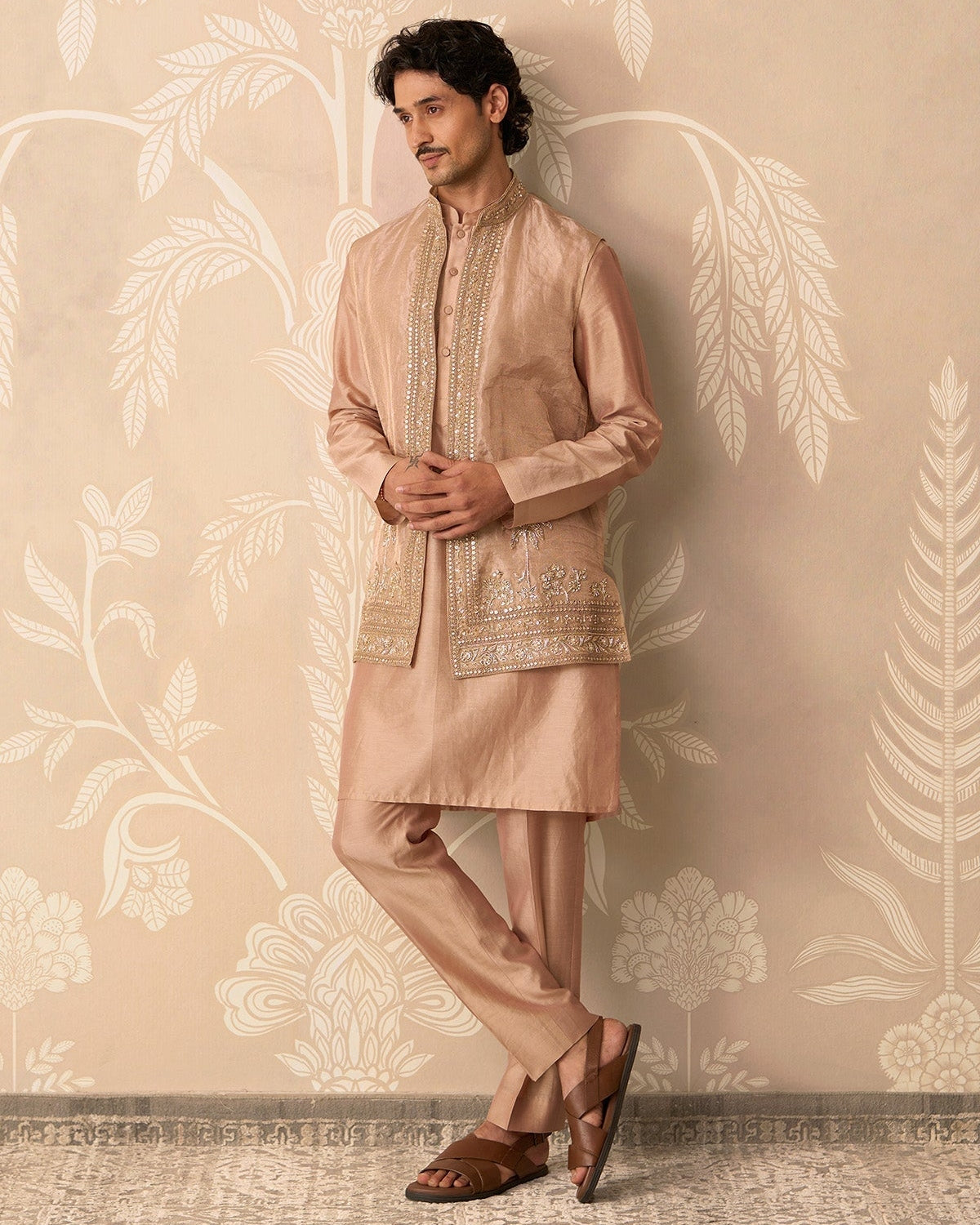 Zaroon 
Kurta Bandi Set