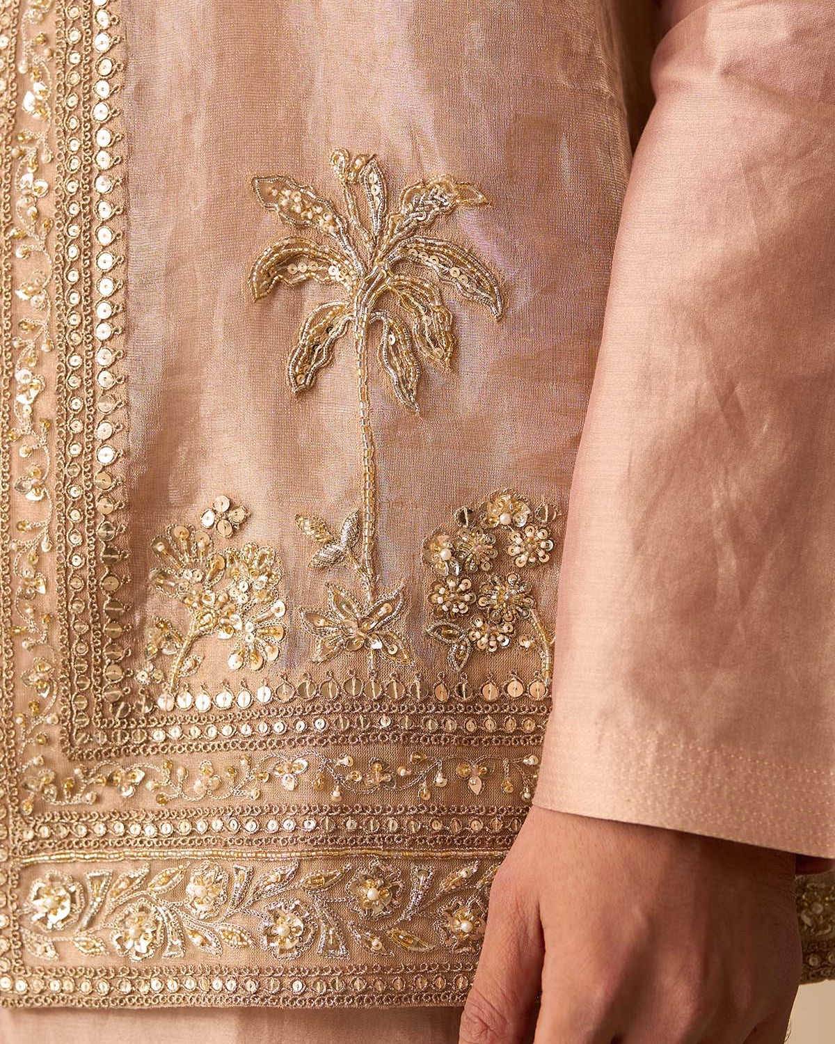 Zaroon 
Kurta Bandi Set