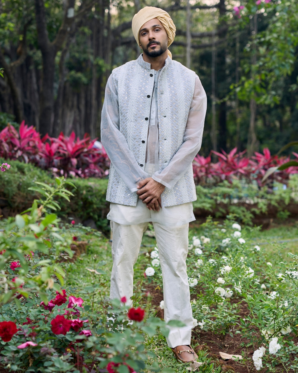 Zoravar Chikankari Bandi Set