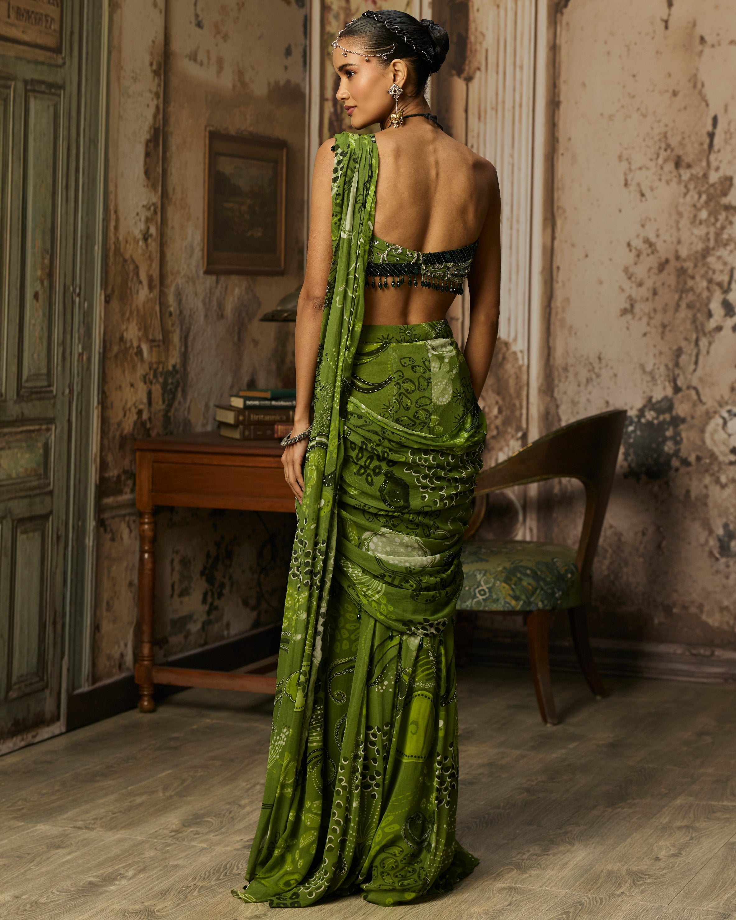 Pear Green Printed And Highlighted Pre-Draped Slit Skirt Sari Set