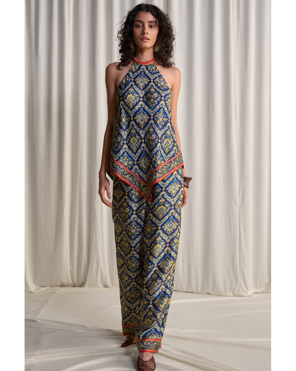 Halter Neck Scarf Print Top & Relaxed Fit Pant