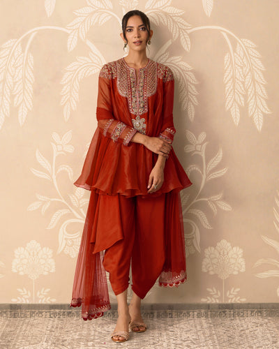 Surkh Kurta Salwar Set