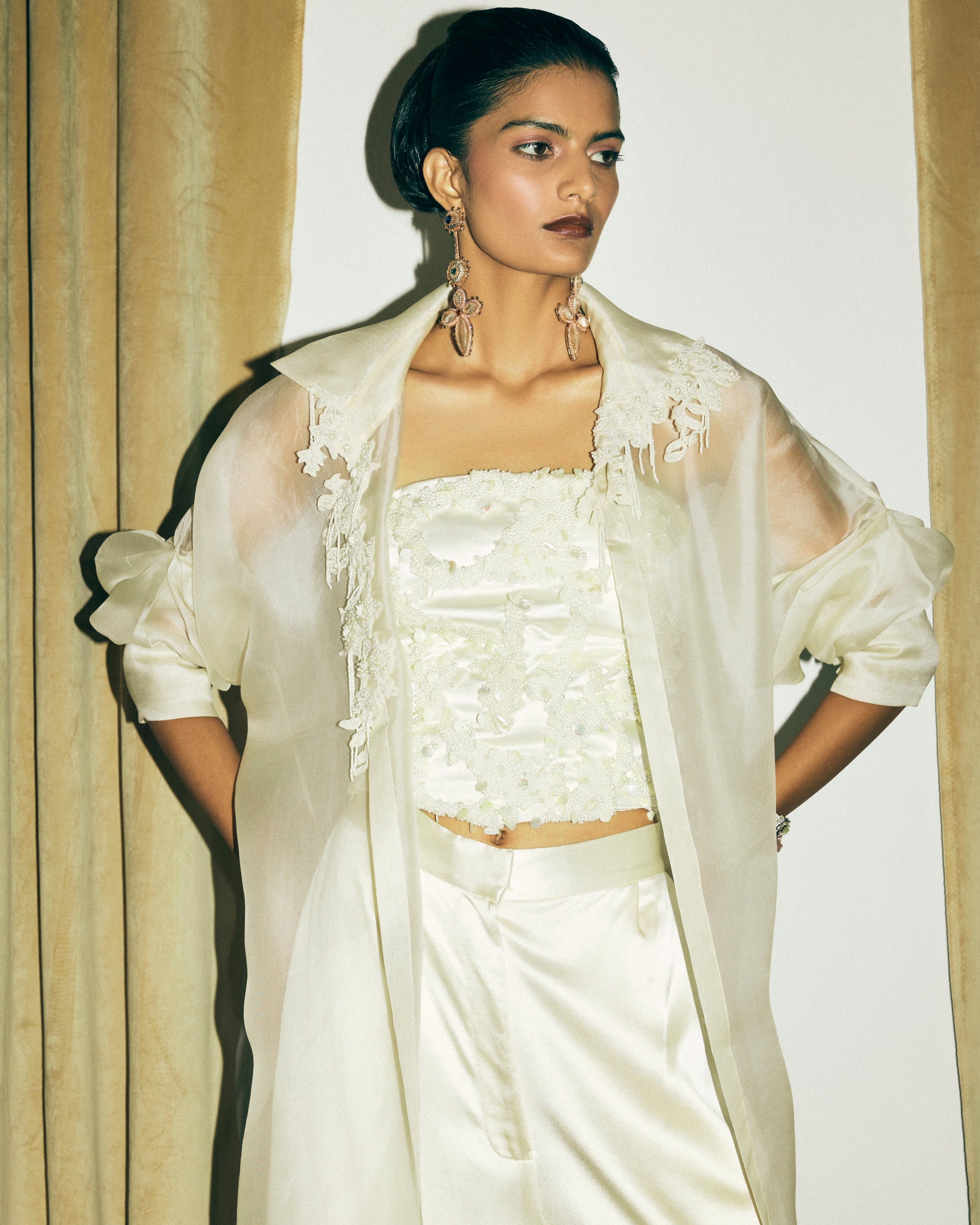 Moulin Cape With Nacre Corset And Pants