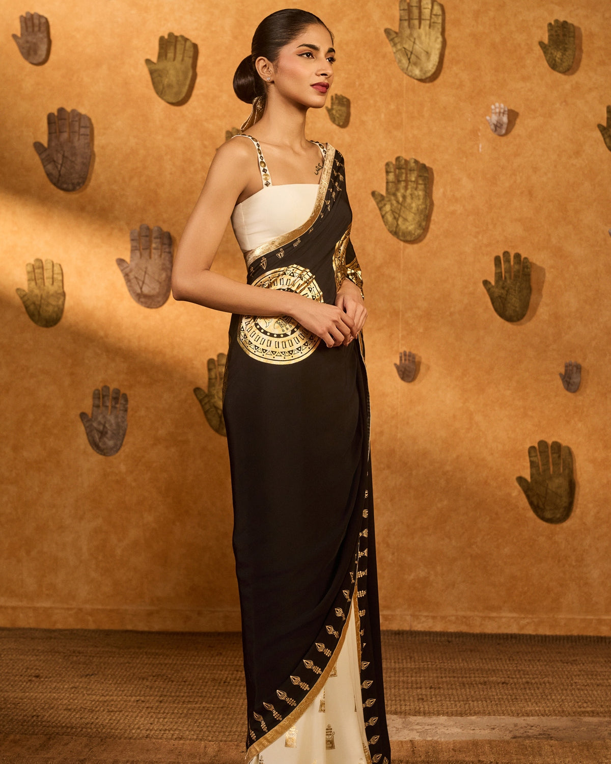 Black & White Moon Fish Sari