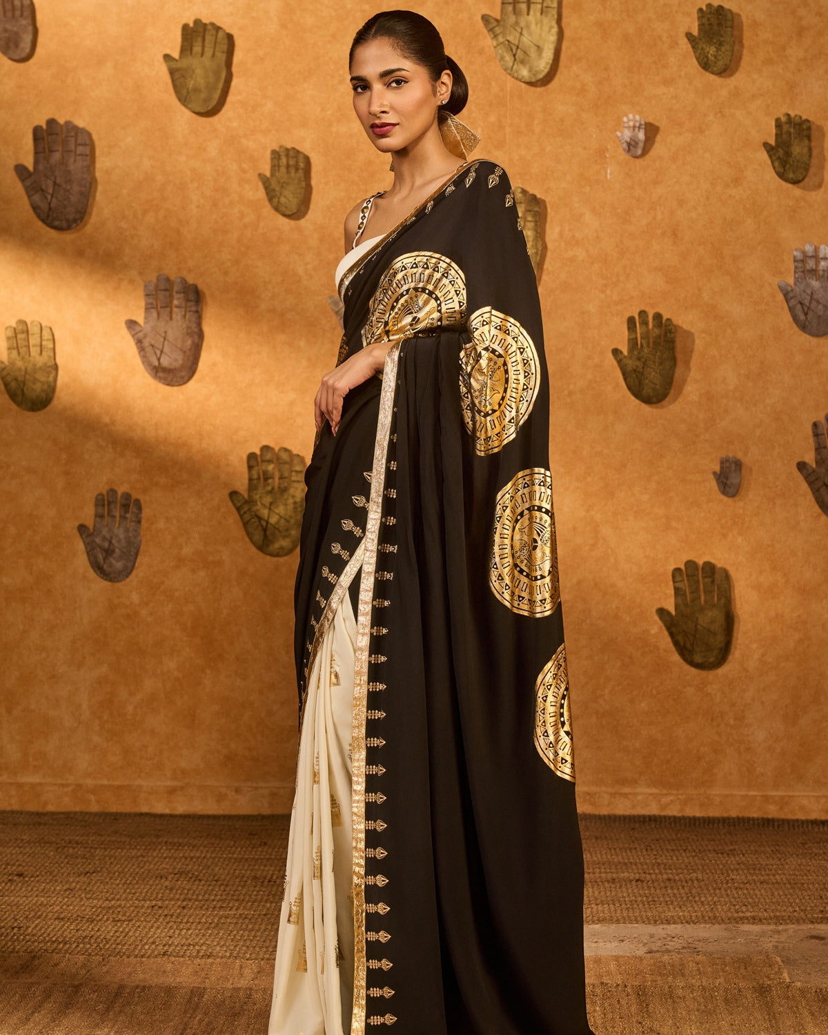 Black & White Moon Fish Sari