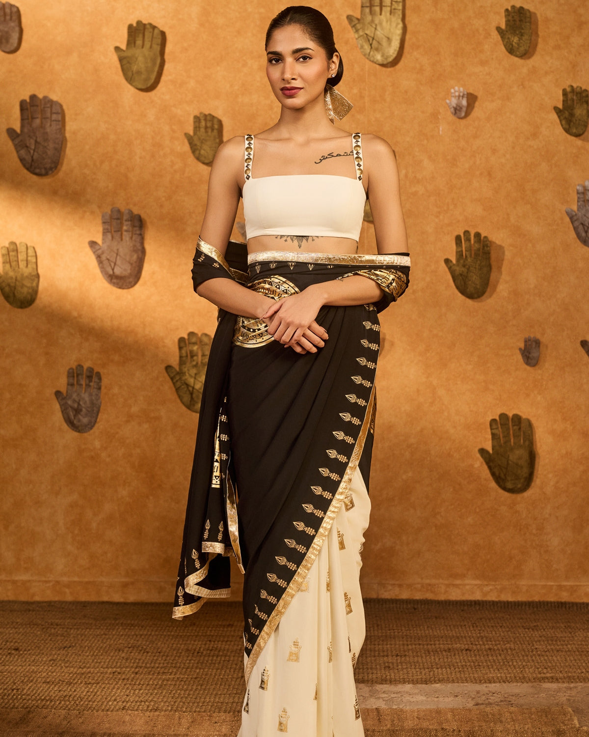 Black & White Moon Fish Sari